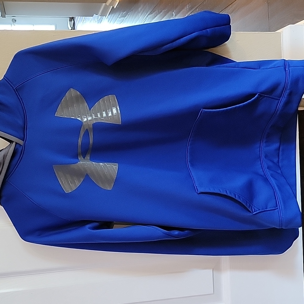 Boys XL Under Armour hoodie